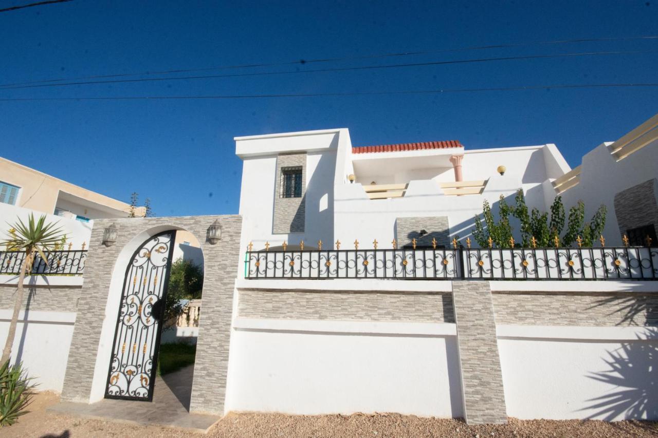 Villa Meublee Avec Piscine Et Abri De Voiture Эррияд Экстерьер фото